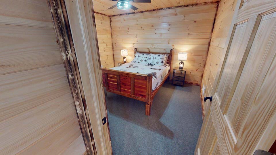 willifeesp-mar26-15 Kids’ entertainment basket filled with toys and games inside the cabin.