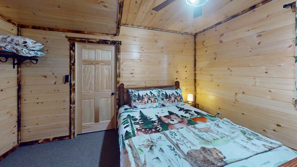 WILDLIFE ESCAPES CABIN Bird’s-eye view of the Wildlife Escape property showing total privacy.