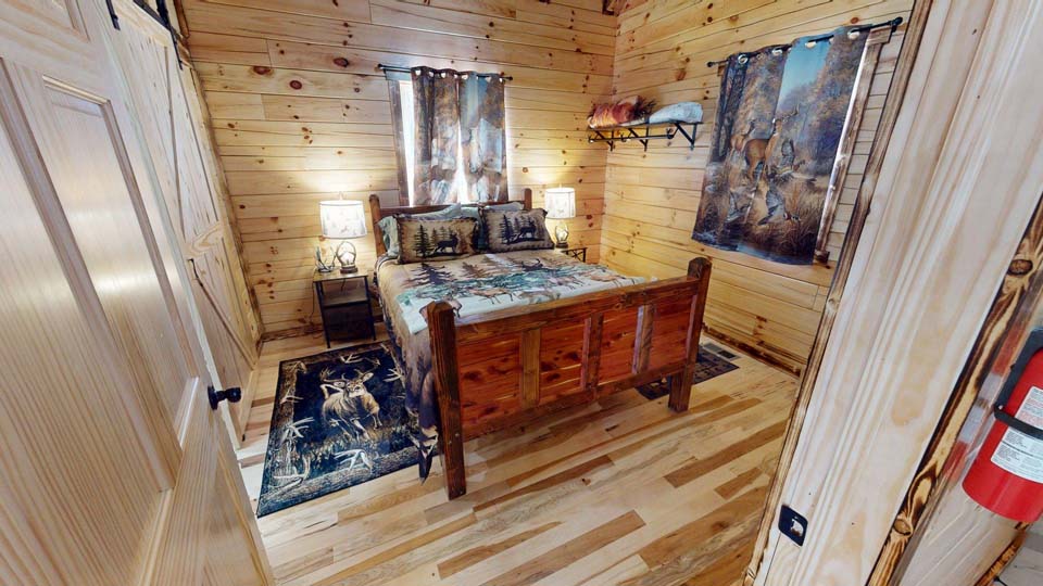 willifeesp-mar26-7 Spacious kitchen area fully stocked for preparing family dinners.