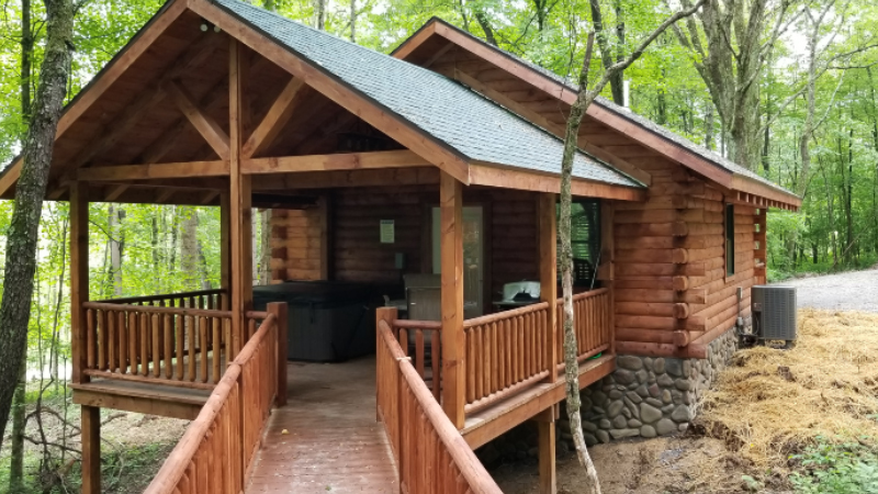 Lone Wolf Cabin - Twilight Ridge Cabins located in Hocking Hills, Ohio